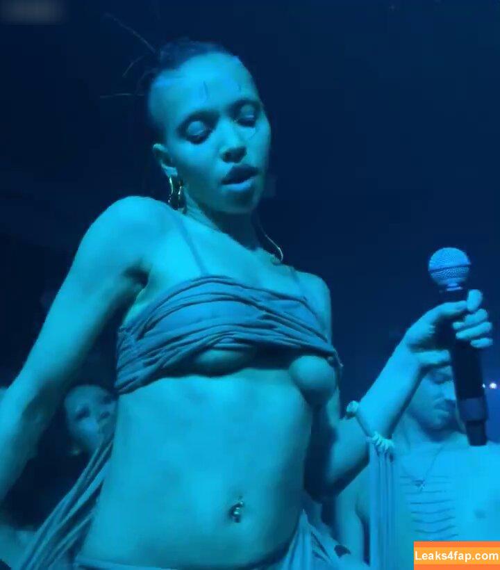 FKA Twigs / FKAtwigs leaked photo photo #0339