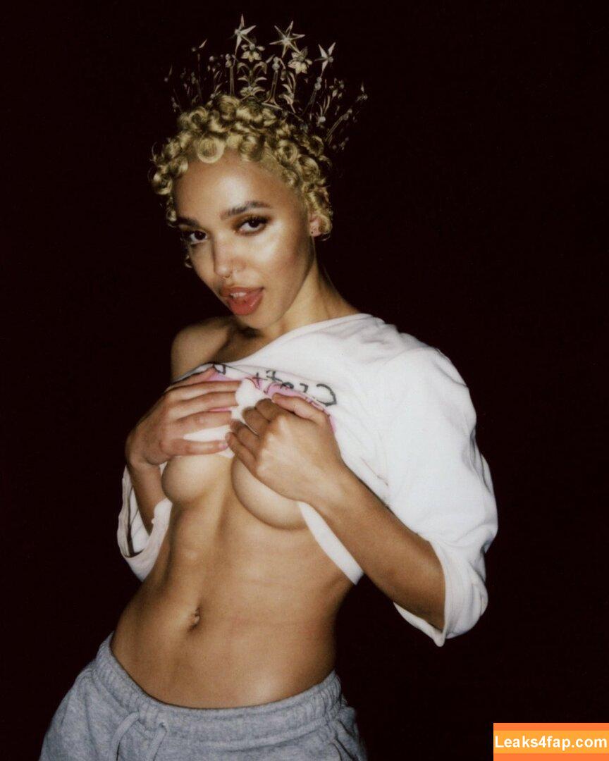 FKA Twigs / FKAtwigs leaked photo photo #0368