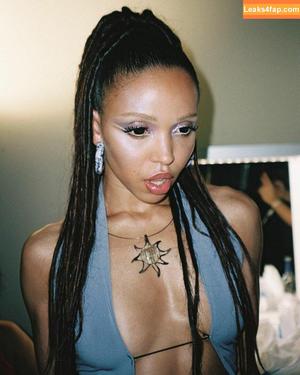 FKA Twigs photo #0014
