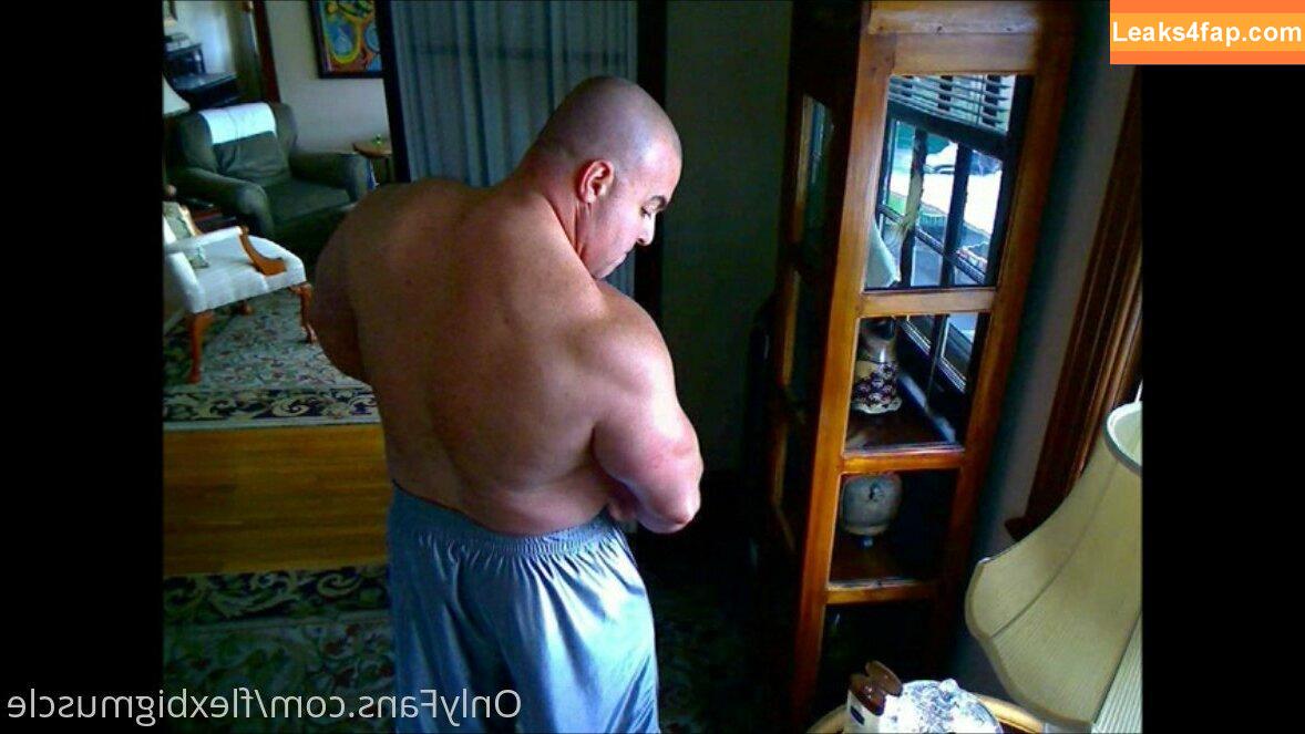 flexbigmuscle /  leaked photo photo #0073