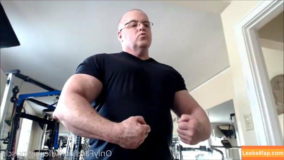 flexbigmuscle /  leaked photo photo #0084