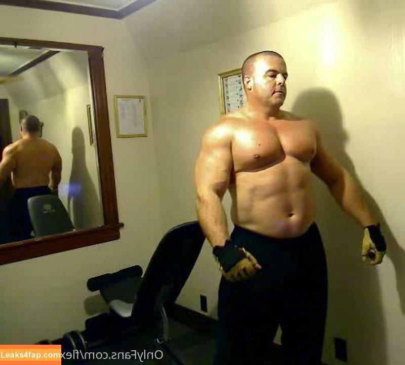 flexbigmuscle /  leaked photo photo #0243