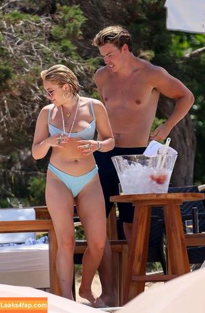 Florence Pugh photo #0671