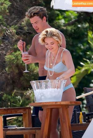Florence Pugh photo #0676