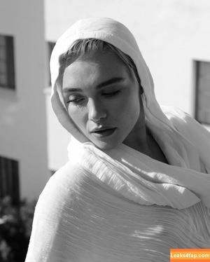 Florence Pugh photo #0858