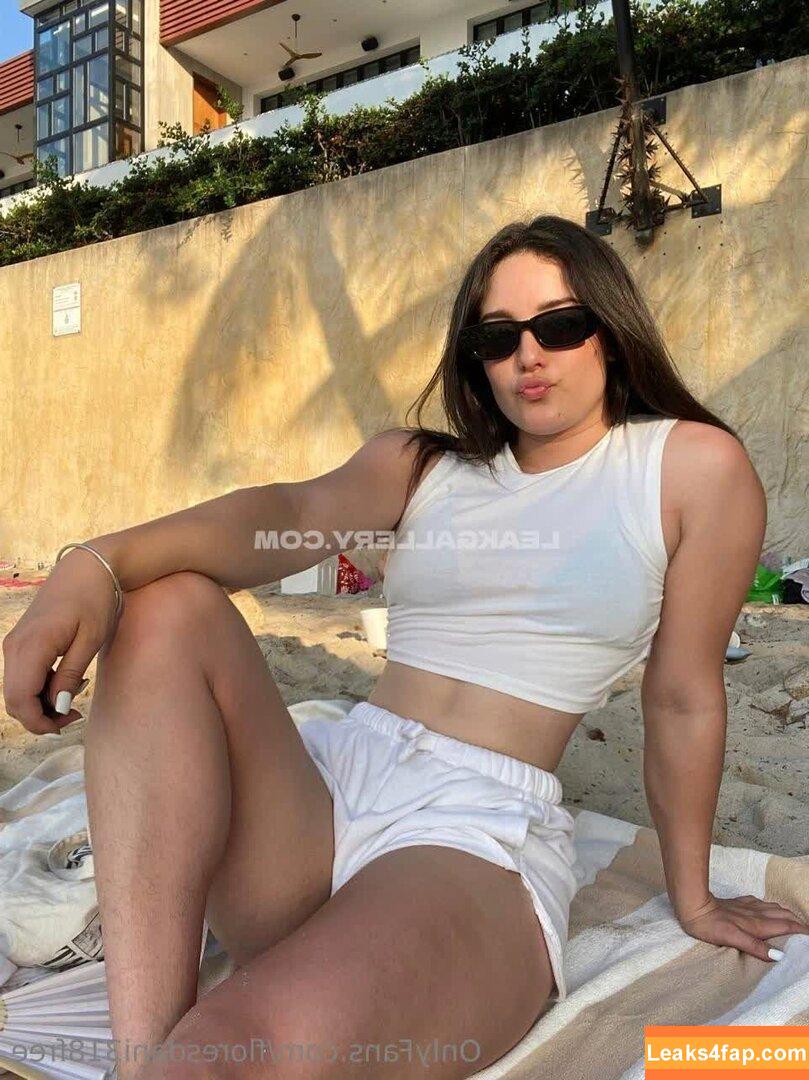 floresdani318 /  leaked photo photo #0009