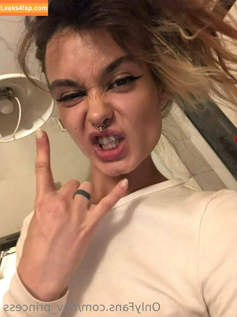 flov_princess / flo.imvu leaked photo photo #0445