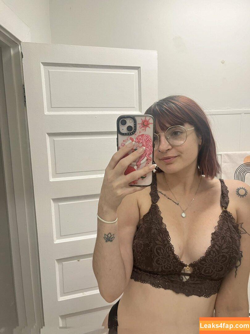 flowersinskylar / onlyfans leaked photo photo #0013