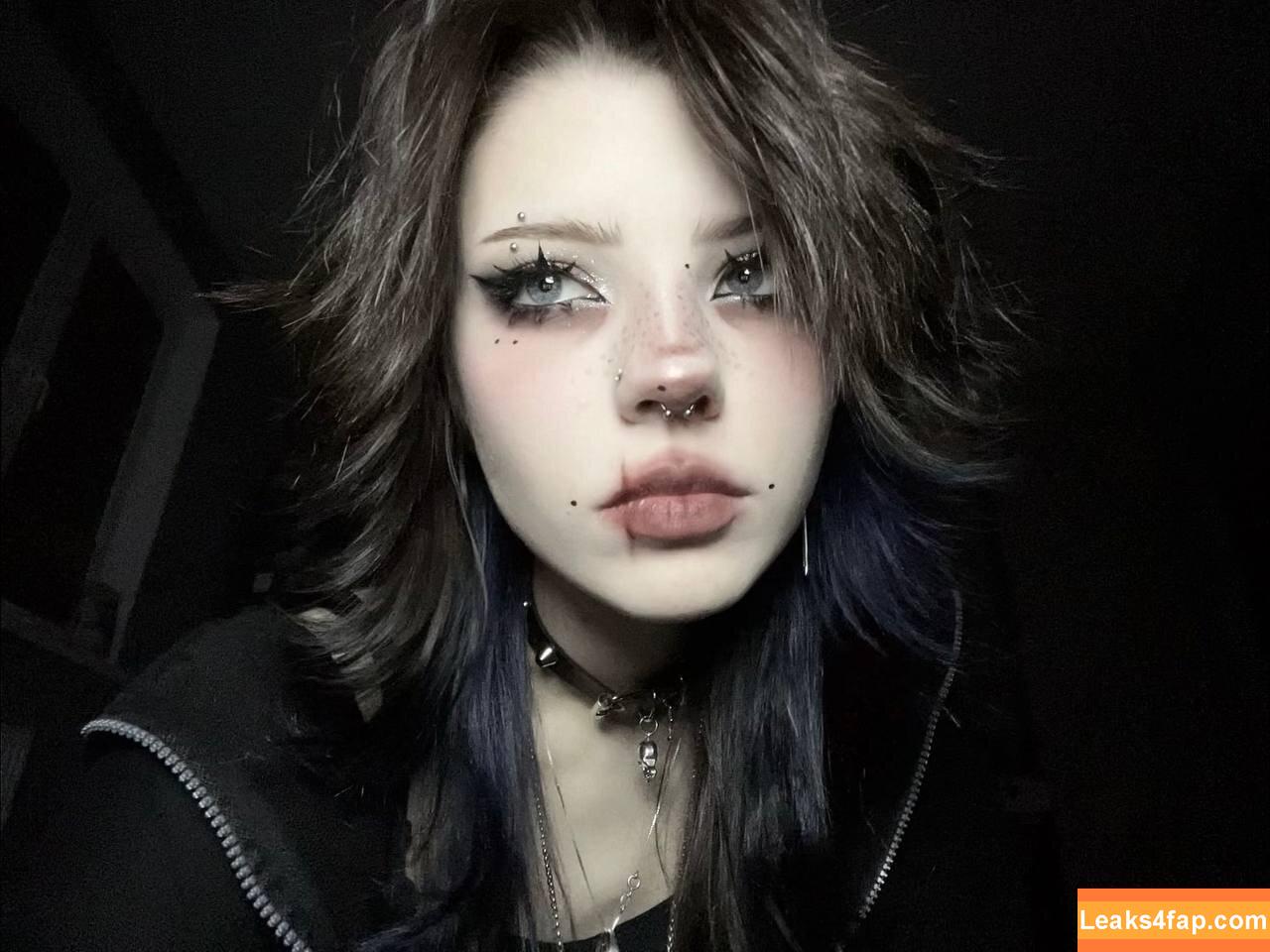 Flutterow / flutter6969 / flutterow_ leaked photo photo #0066