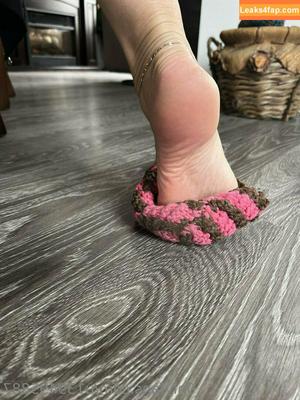 foot-mistress-miss-b photo #0125