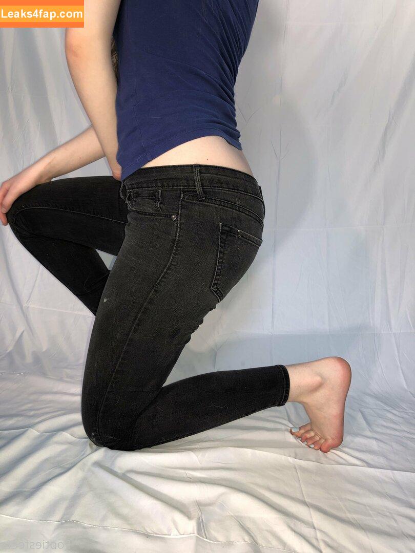footiesfeets / footiesfeets.2 leaked photo photo #0073