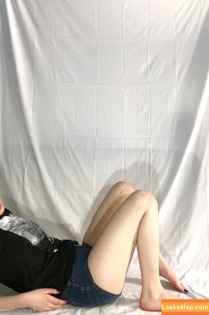footiesfeets / footiesfeets.2 leaked photo photo #0330