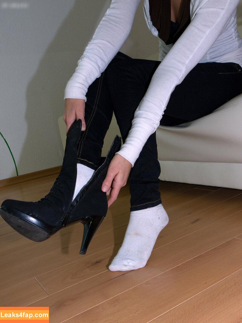 Footlovegirls /  leaked photo photo #0094