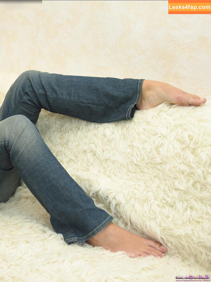 Footlovegirls /  leaked photo photo #0258