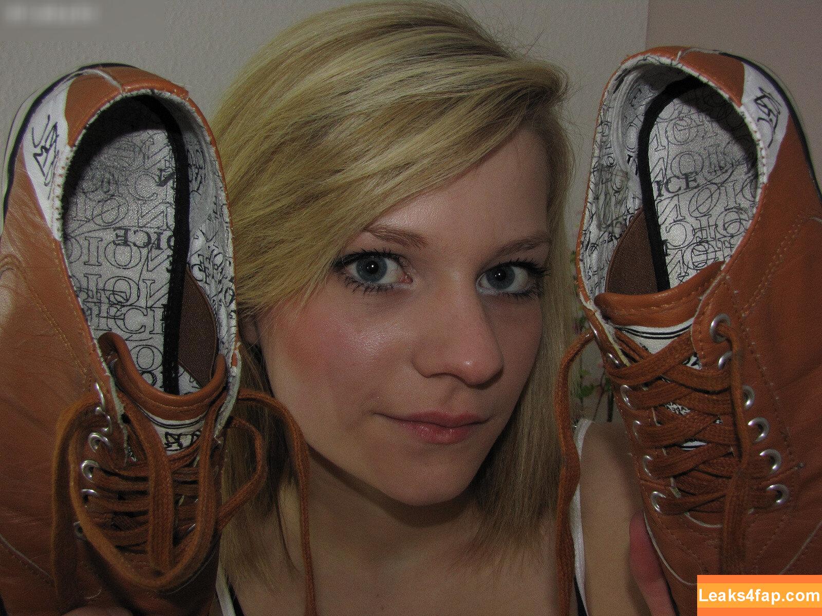 Footlovegirls /  leaked photo photo #0578
