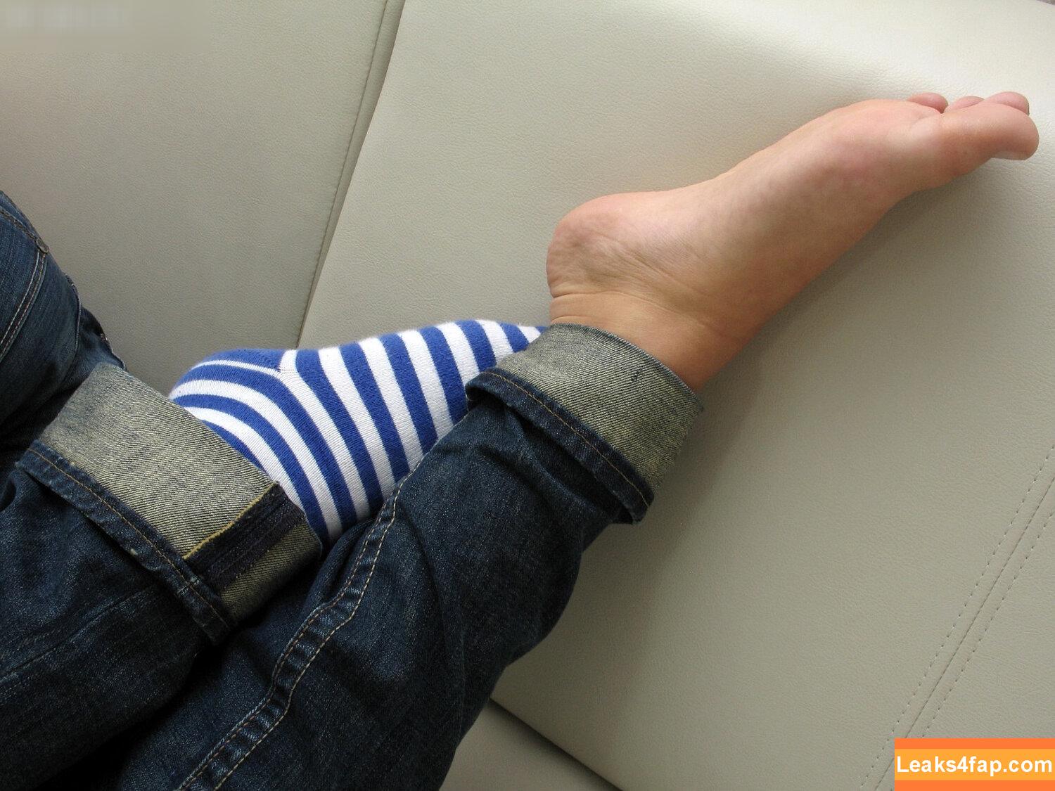Footlovegirls /  leaked photo photo #0653
