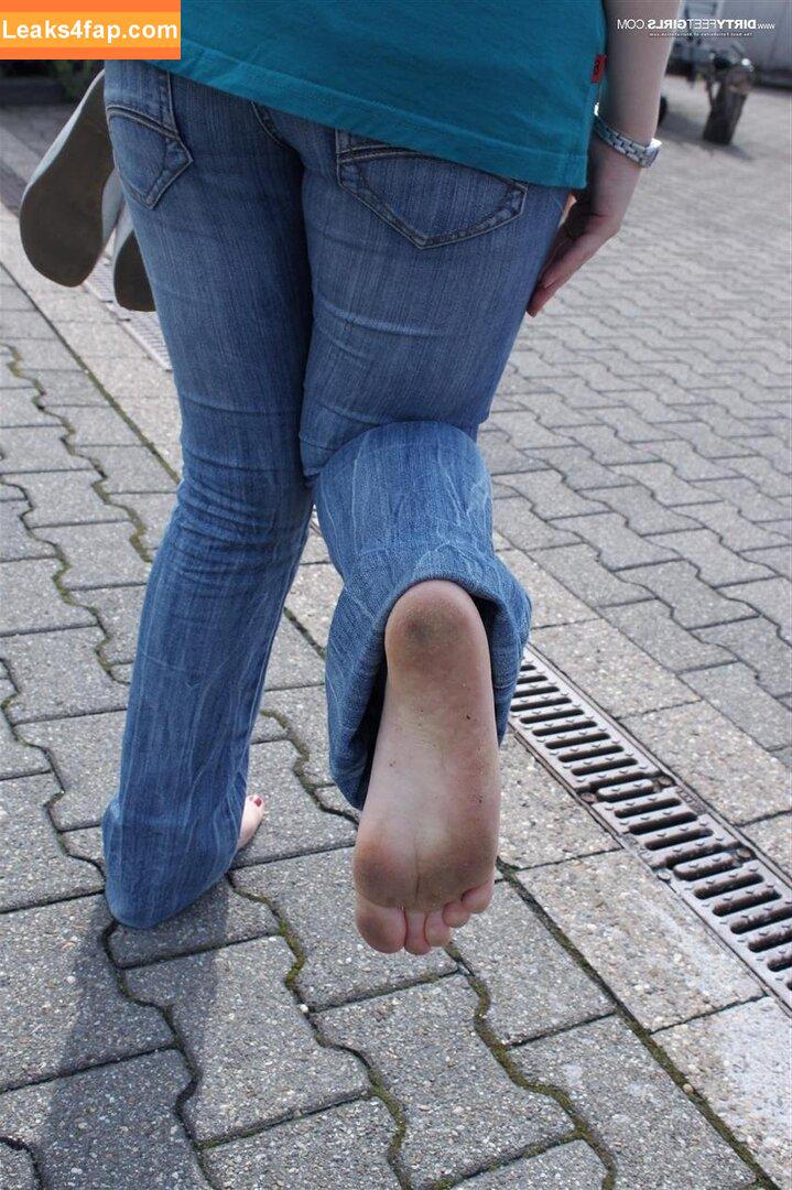 Footlovegirls /  leaked photo photo #0906