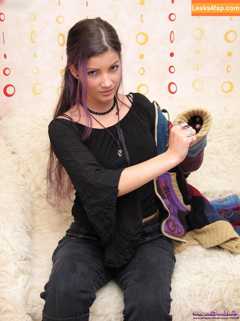 Footlovegirls /  leaked photo photo #0978