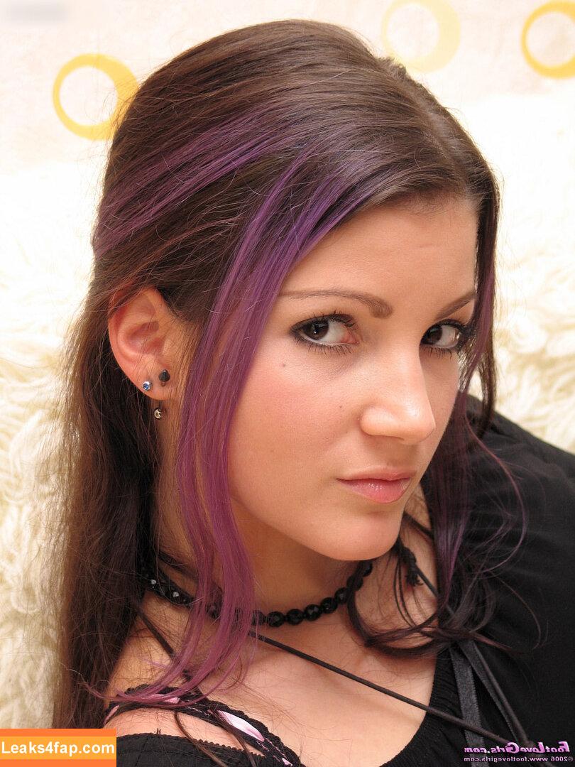 Footlovegirls /  leaked photo photo #0982