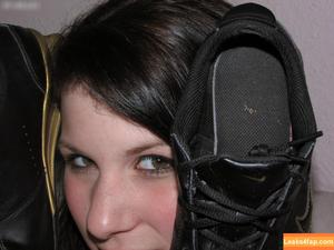 Footlovegirls photo #0056