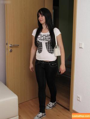 Footlovegirls photo #0167