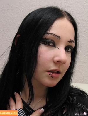 Footlovegirls photo #0310