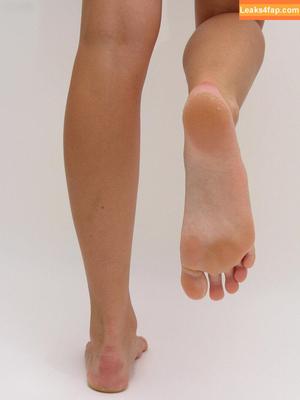 Footlovegirls photo #0790