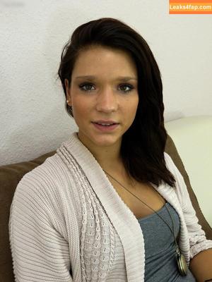 Footlovegirls photo #0861