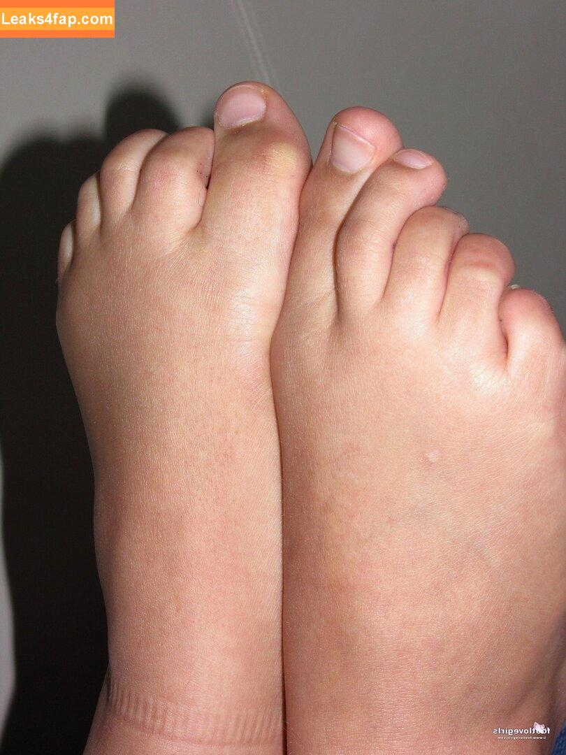 Footlovegirls /  leaked photo photo #1070