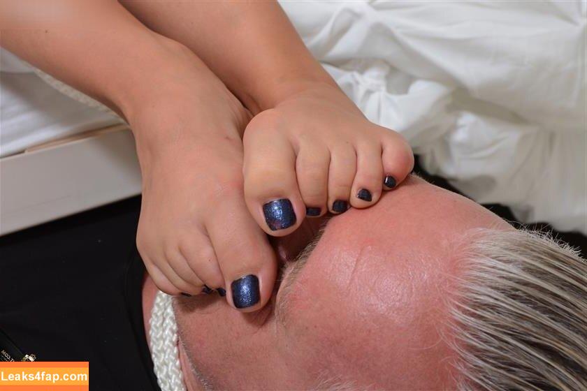 Footlovegirls /  leaked photo photo #1187