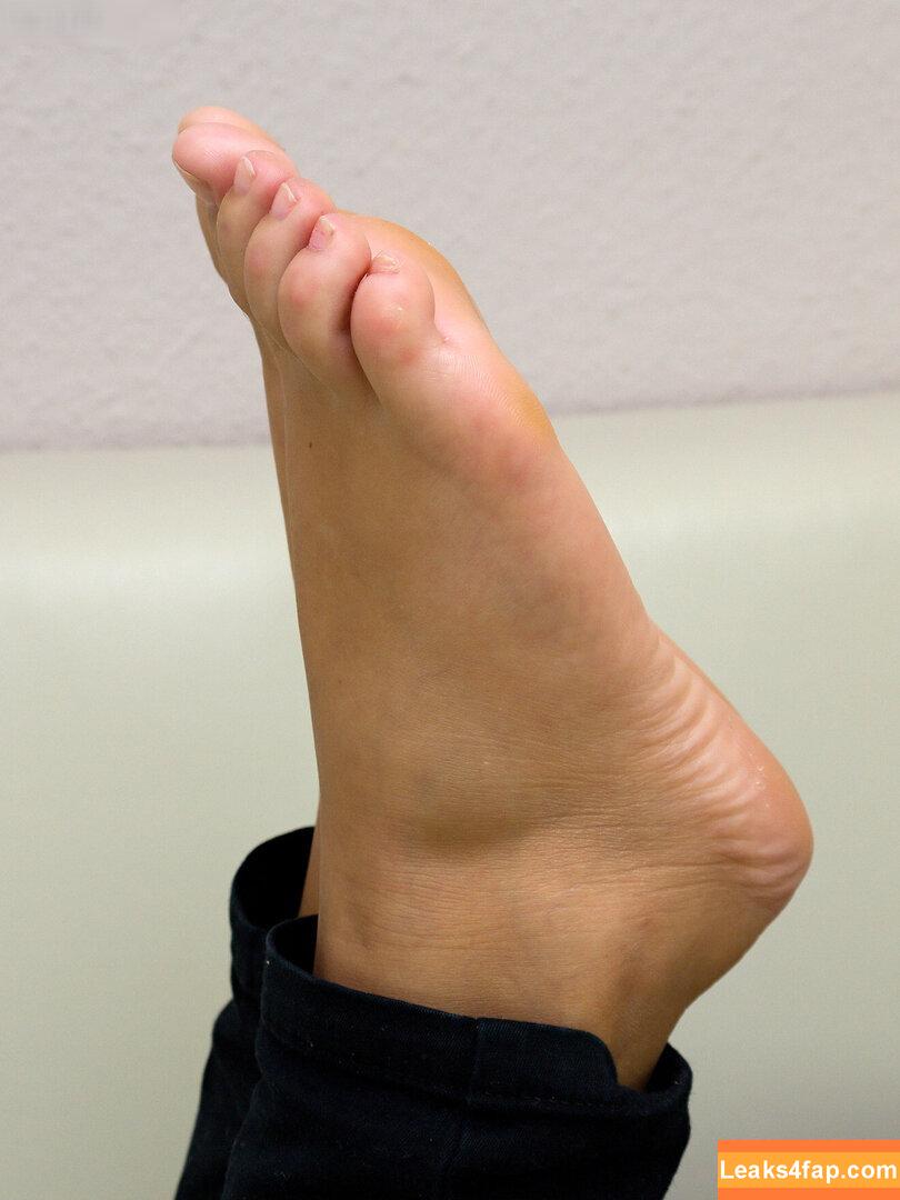 Footlovegirls /  leaked photo photo #1215