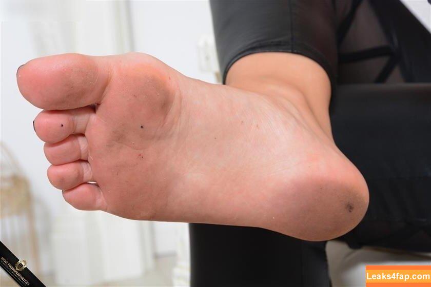 Footlovegirls /  leaked photo photo #1303