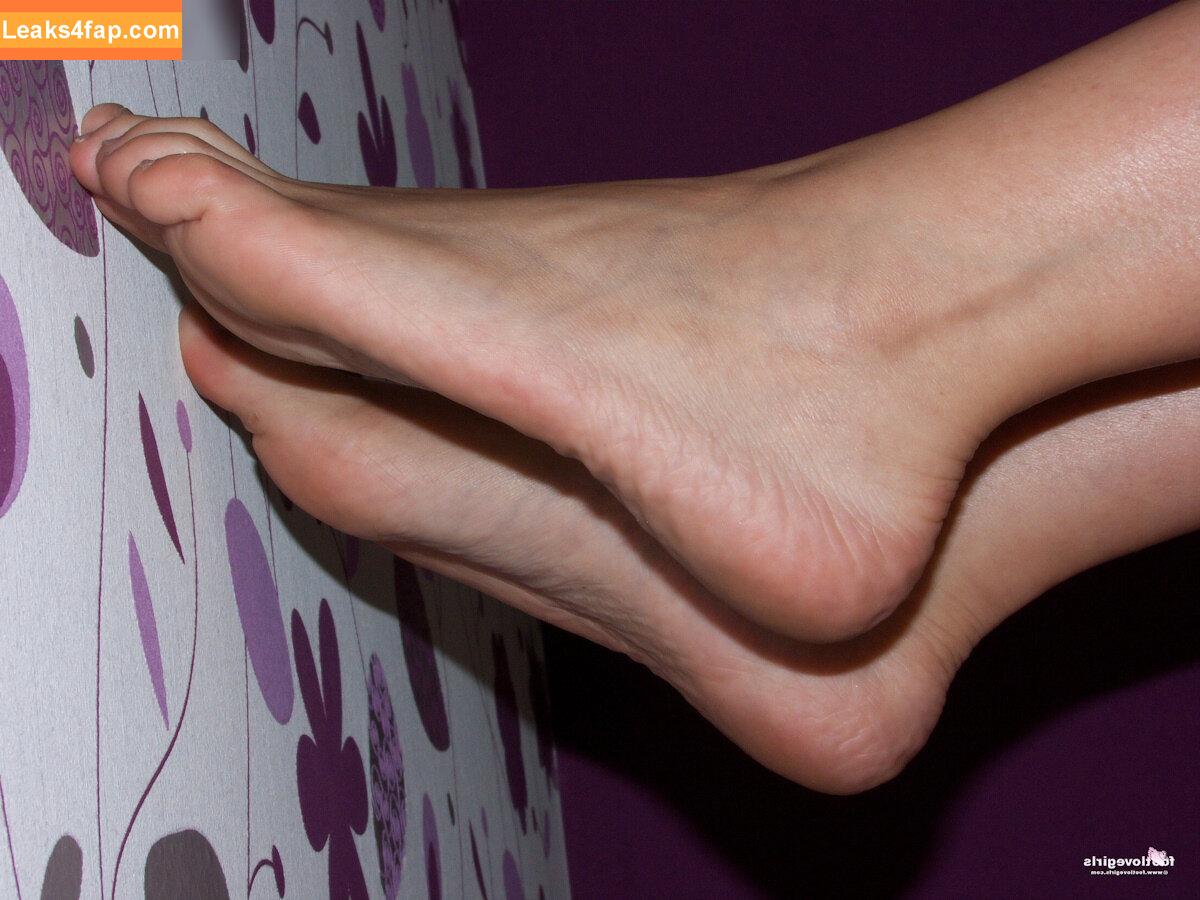 Footlovegirls /  leaked photo photo #1412
