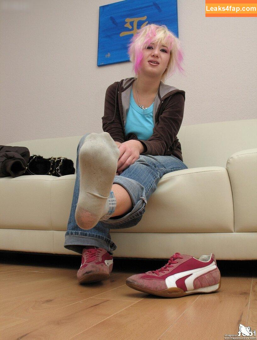 Footlovegirls /  leaked photo photo #1875