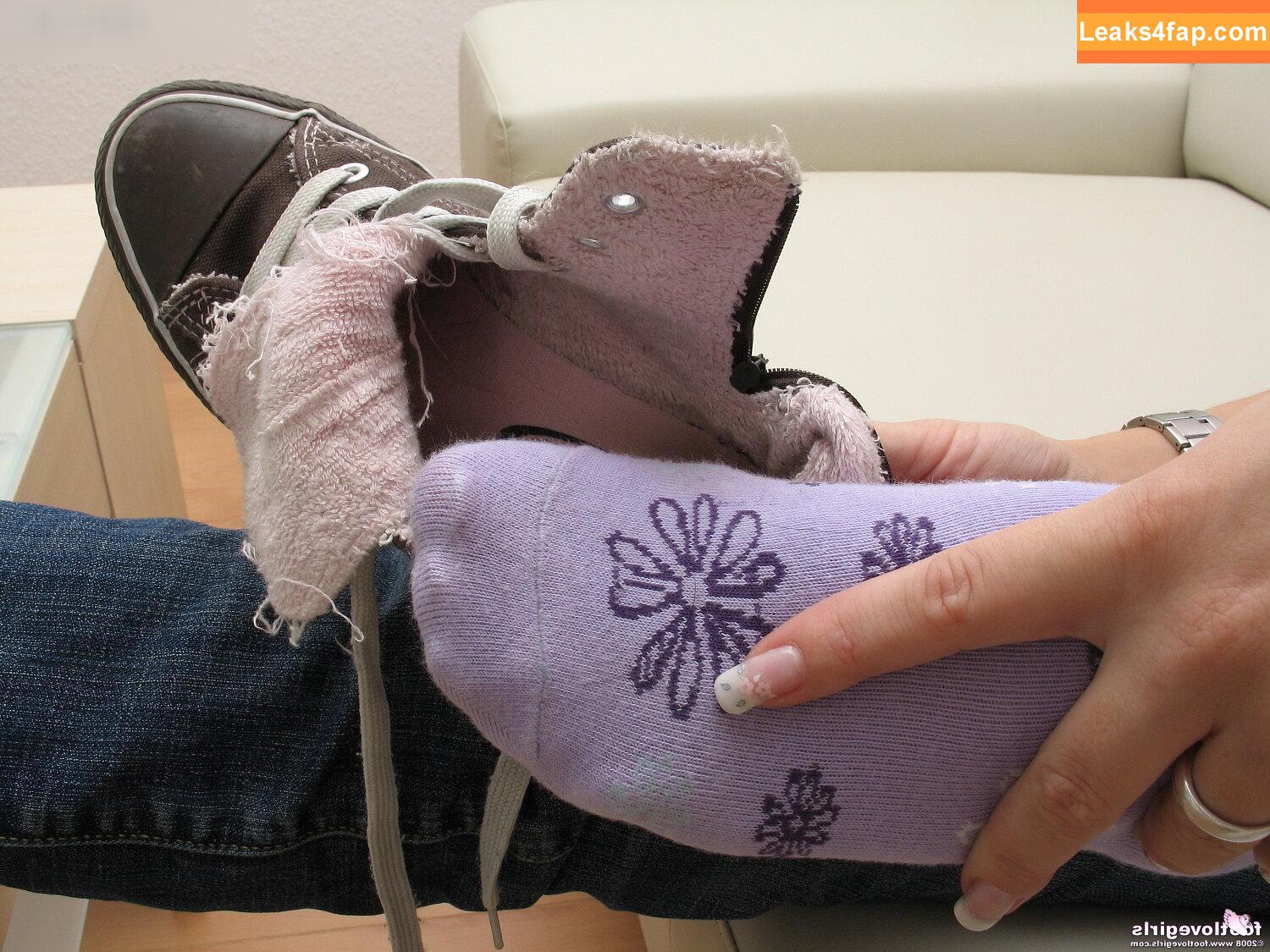 Footlovegirls /  leaked photo photo #1974