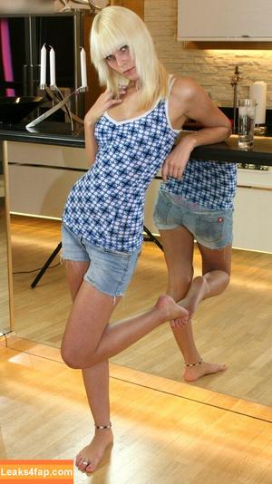Footlovegirls photo #1335