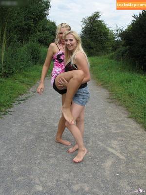 Footlovegirls photo #1660