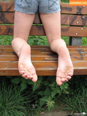 Footlovegirls photo #1706