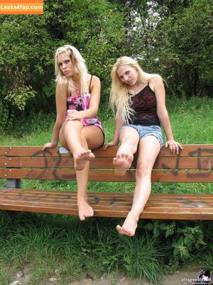 Footlovegirls photo #1715