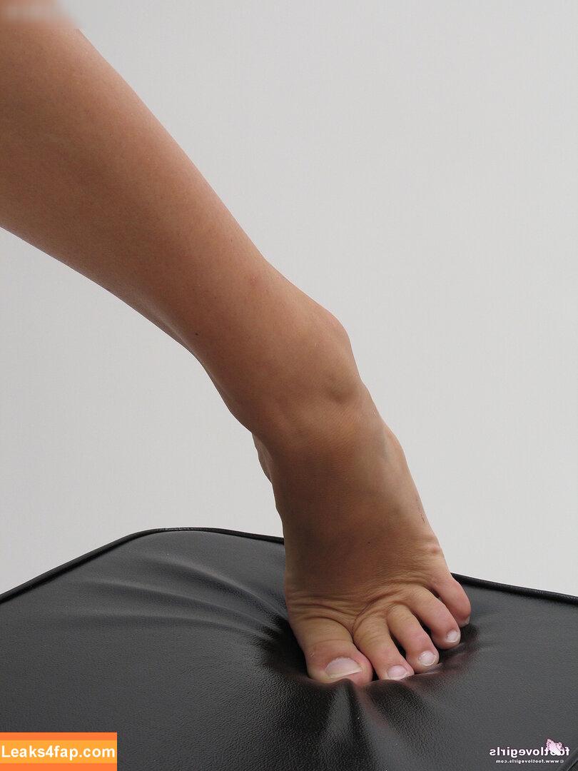 Footlovegirls /  leaked photo photo #2027