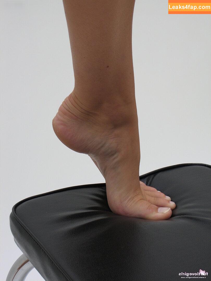 Footlovegirls /  leaked photo photo #2031