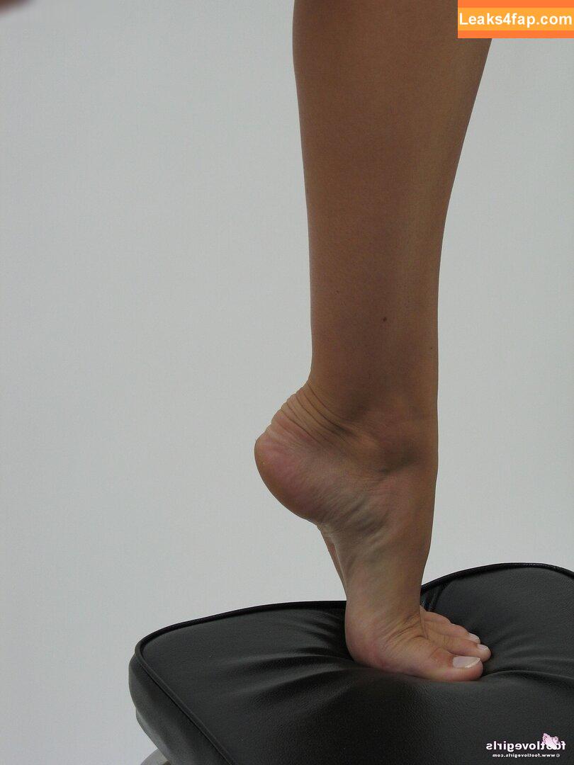 Footlovegirls /  leaked photo photo #2038