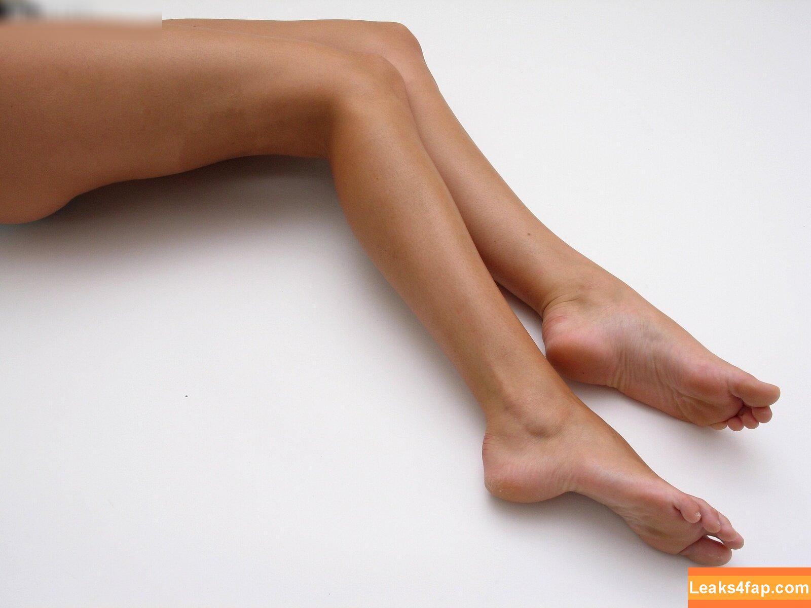 Footlovegirls /  leaked photo photo #2039