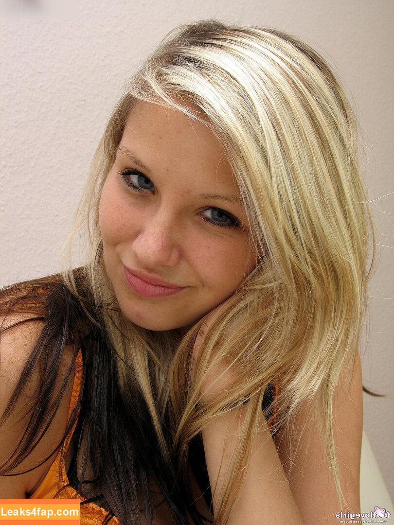 Footlovegirls /  leaked photo photo #2126