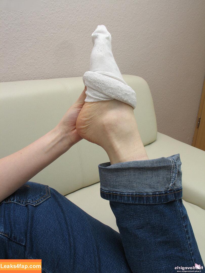 Footlovegirls /  leaked photo photo #2154