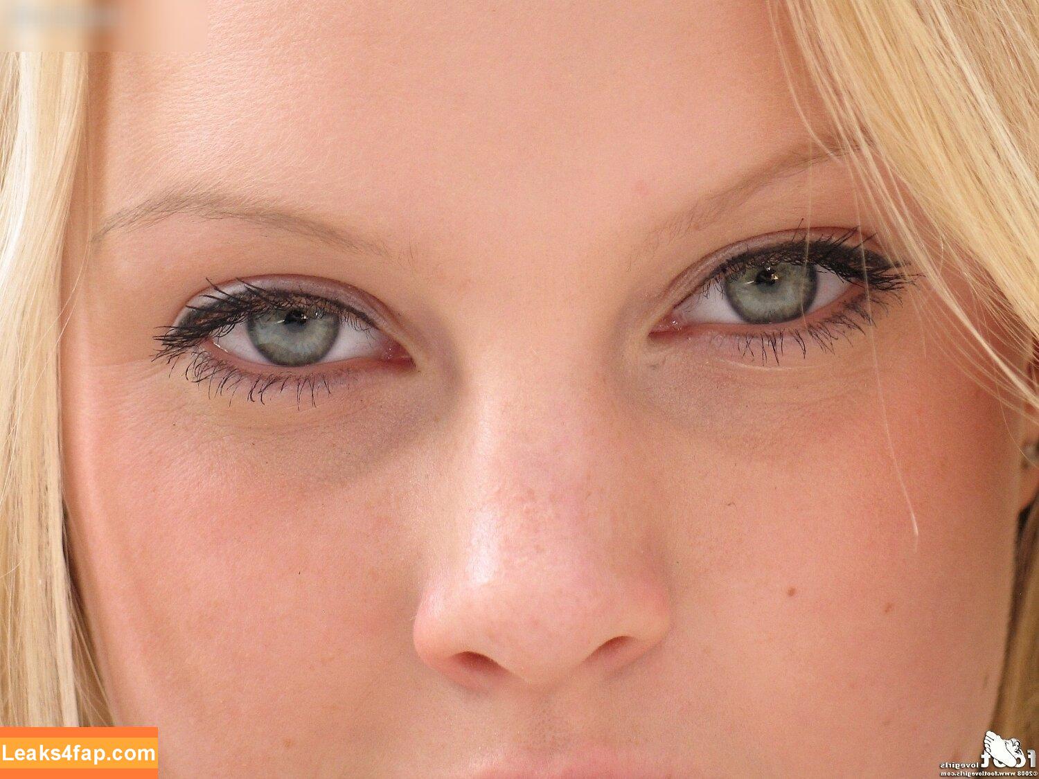 Footlovegirls /  leaked photo photo #2692