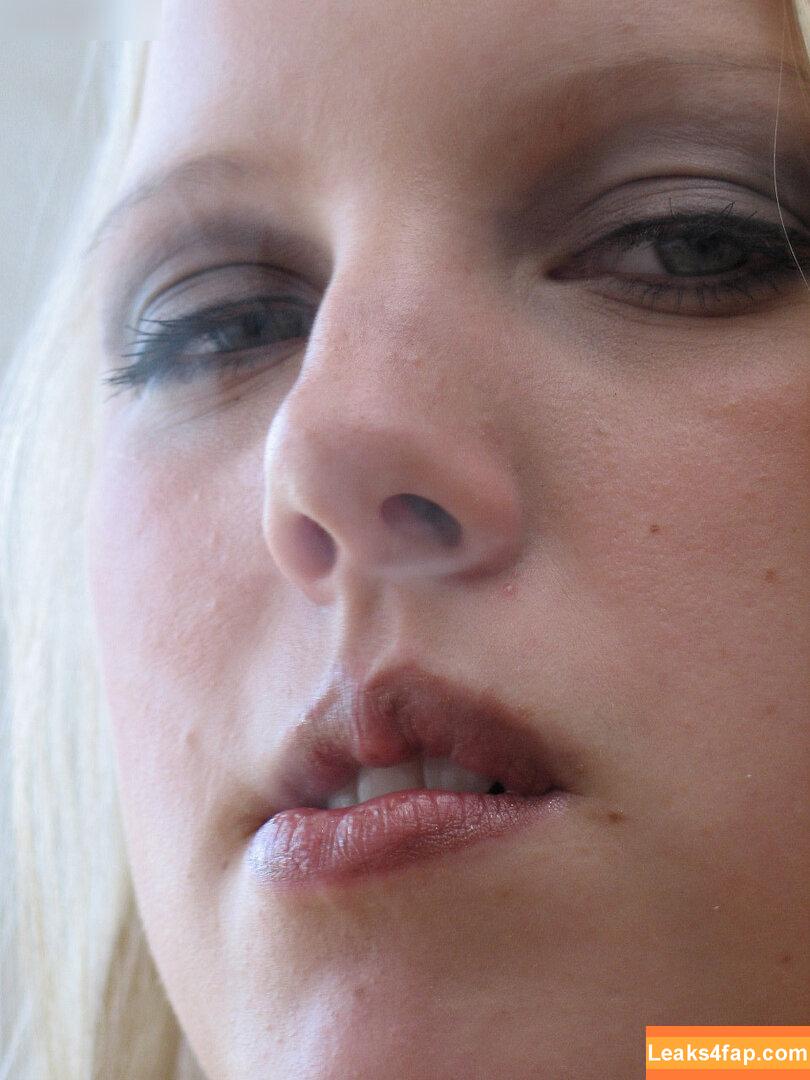Footlovegirls /  leaked photo photo #2703