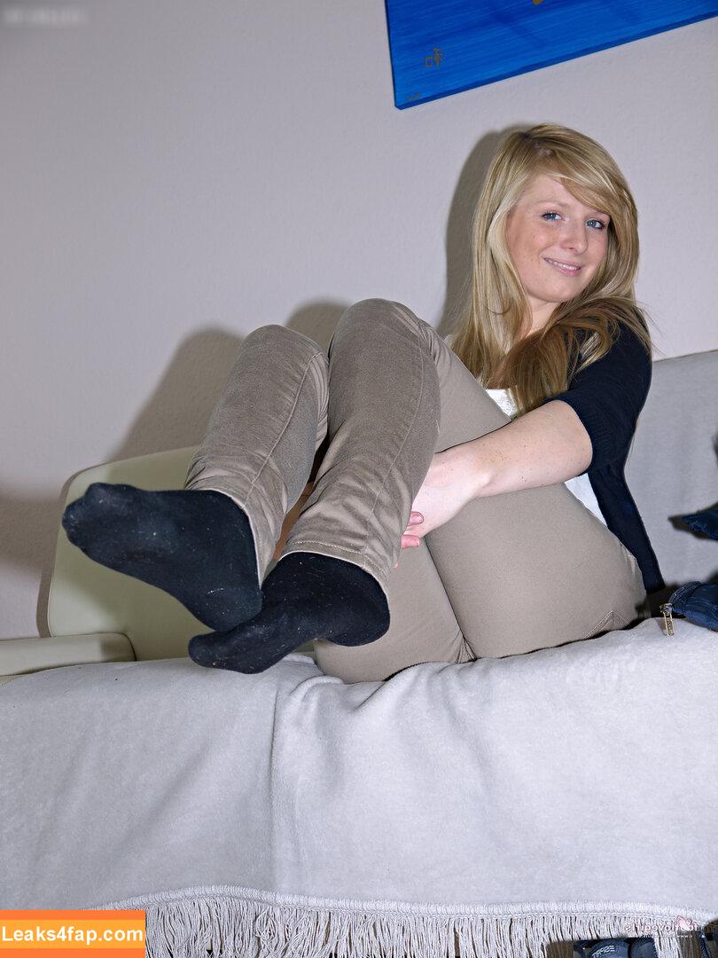 Footlovegirls /  leaked photo photo #2881