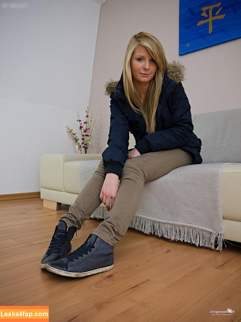 Footlovegirls /  leaked photo photo #2891