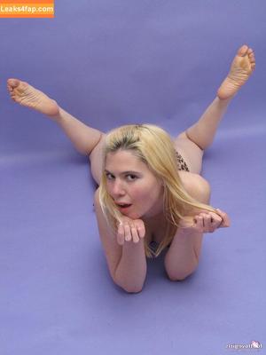 Footlovegirls photo #2199